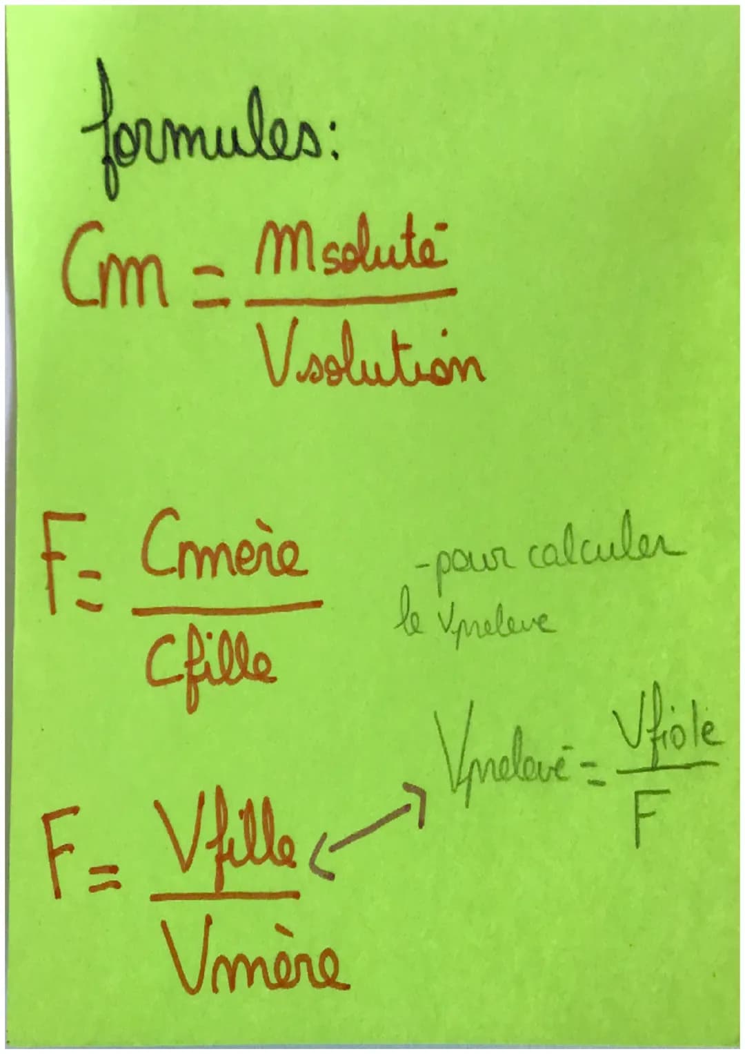 • CHIMIE
chapitre 2: solutions acqueuses.
3
- Une solution est un melange homogène obtenu
par dissolution d'une ou de plusieurs
espèces chim