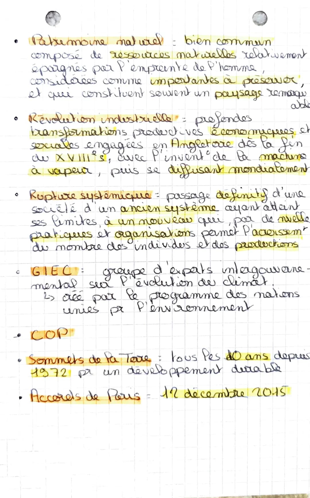 O
●
HIGGSP
L'ENVIRONNEMENT
définitions
Environnement: Combinaison des éléments
naturels et socio-économiques qué
forment le cadre et les con