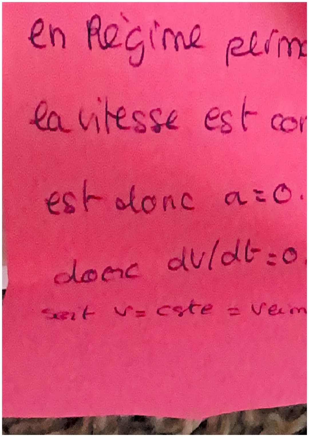 plysique- chimie.
Chapitre 6: Lois du
Newton
LES LOIS DU NEWTONL
to yere lois de Newtons Clinerties.
Si un systeme est soumis a des forces q