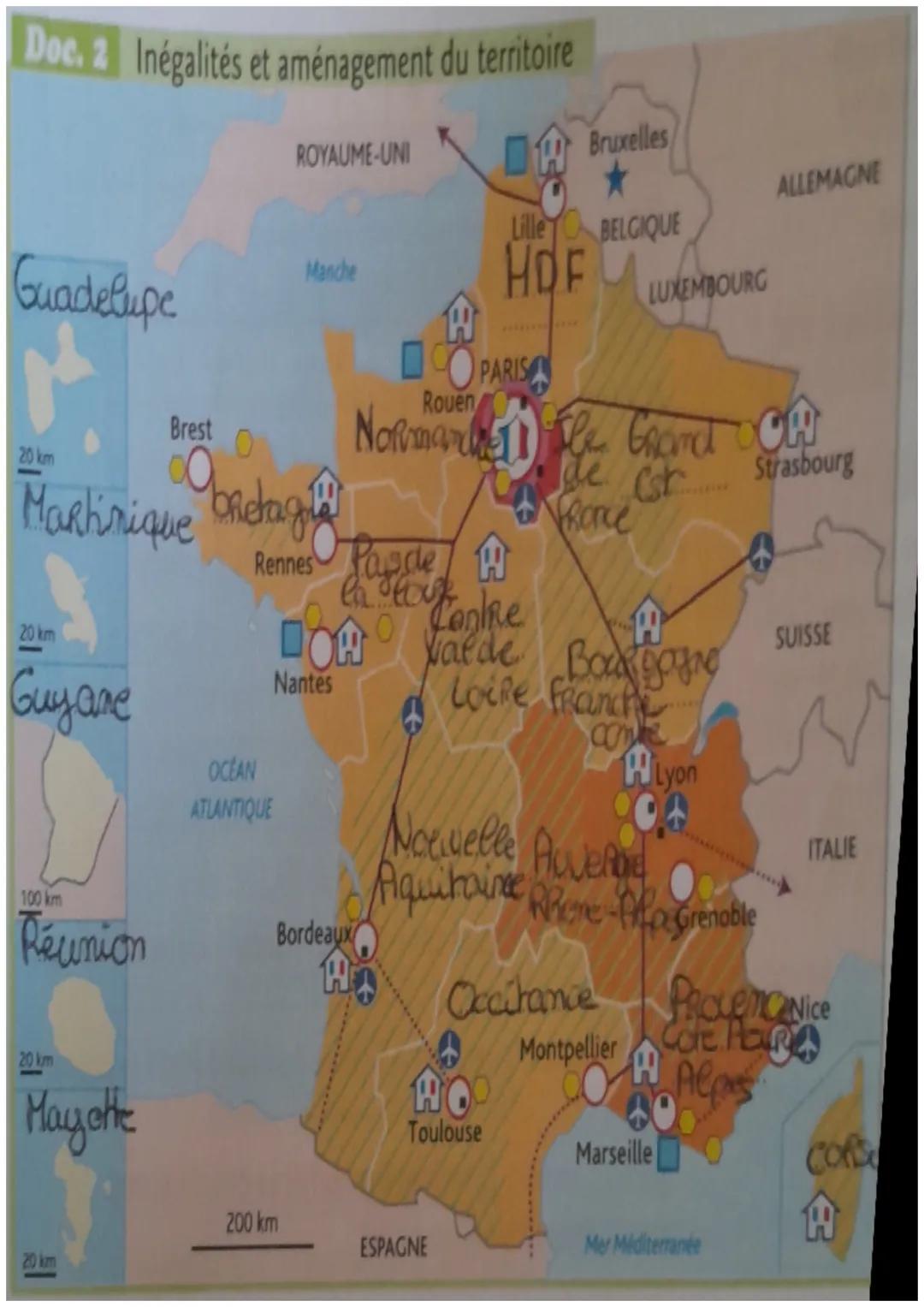GEO HISTOIRE EMC

Territoire uhramarins Dile (sauf Guyane) (TUM)

- éloignement + insularike DimeProstructures importanke
pour acceillir pas