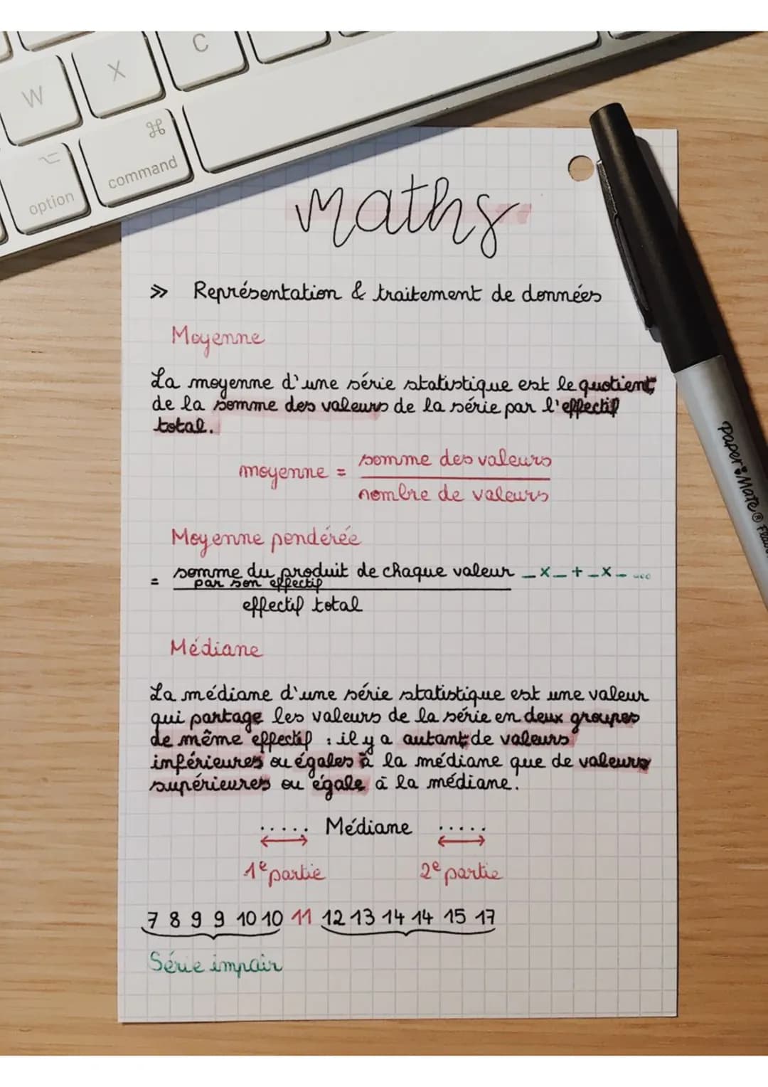 W
option
X
Maths
» Représentation & traitement de données
command
Moyenne
La
moyenne d'une série statistique est le quotient
de la somme des