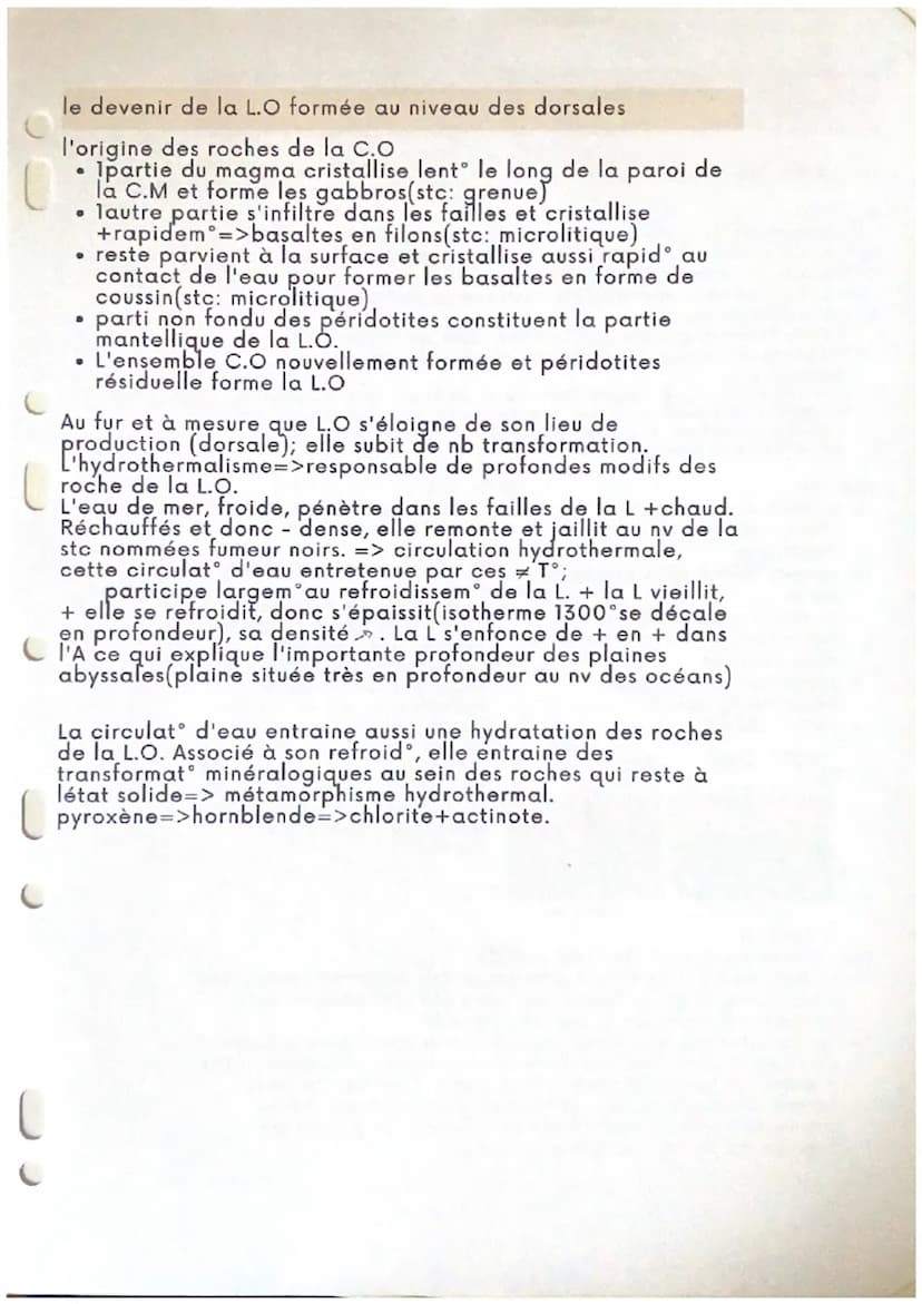 les 2 types de dorsales océaniques
Dorsale:
- bombementt de grande amplitude des fonds marins. Parfois
larges de plusieur milliers de km, fo