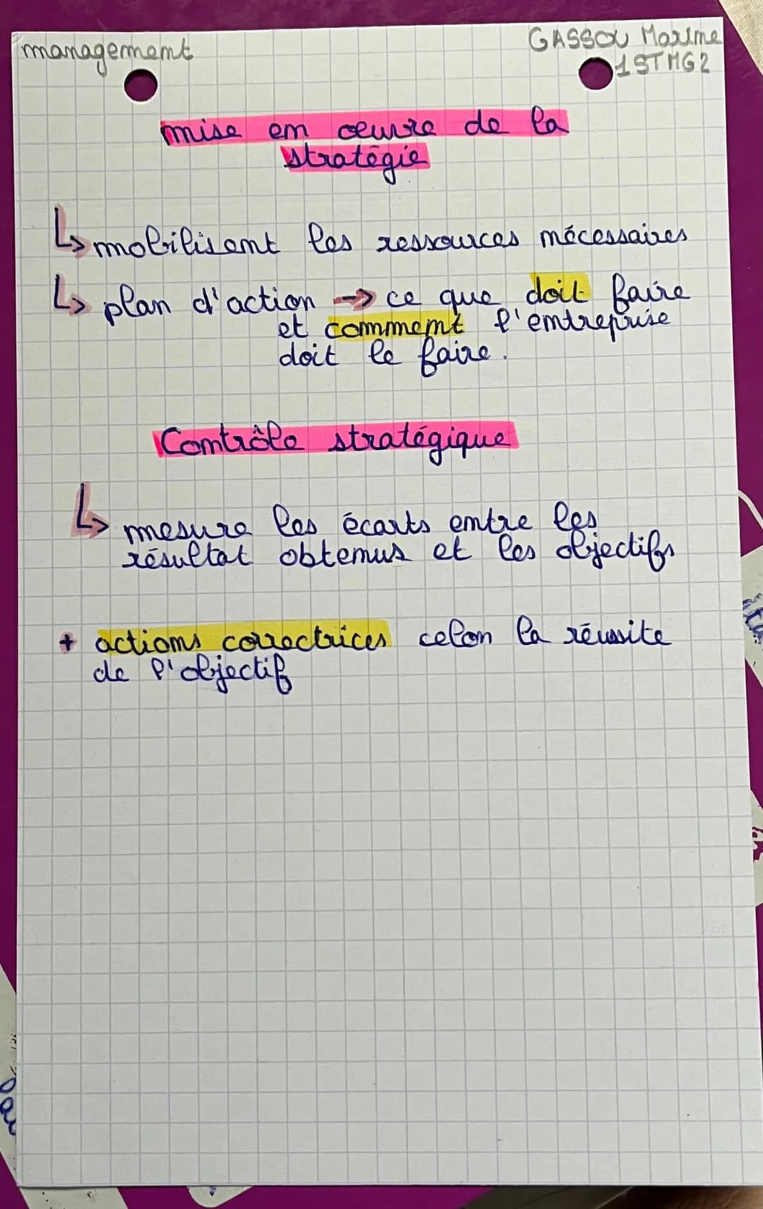 n management
Chapitre 7
Qu'est-ce que
GASSOU Marime
1STMG 2
la stratégie
1- Gu'est-ce
que
la stratégie ?
stratégie -> fixer des objectifs à 