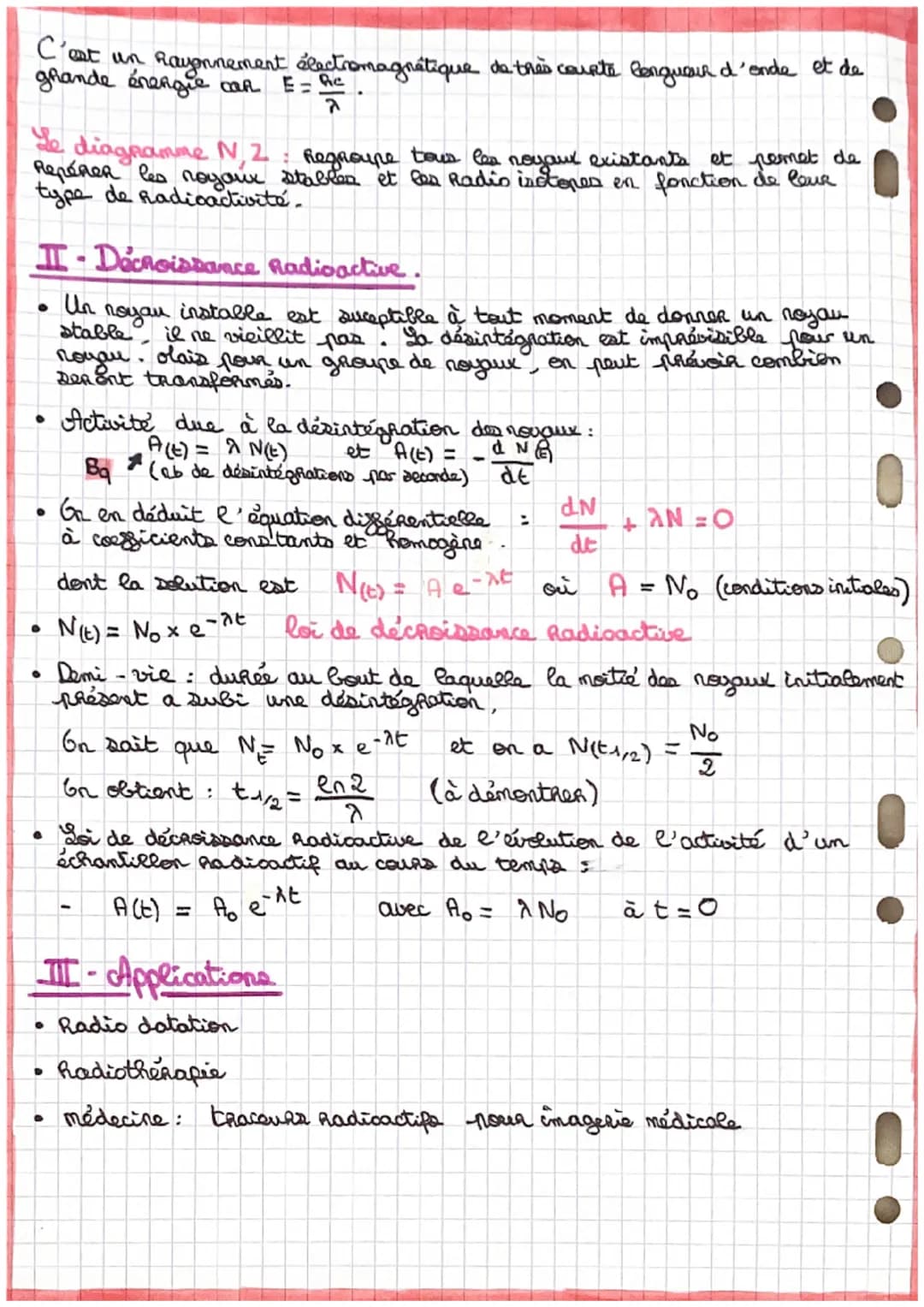 La Radioactivité
I Desintegration radioactive:
X
A = nucléons
Z = photons
A-Z
} A - Z = N
soit neutrons.
Isotopes: atomes appartenant au mêm