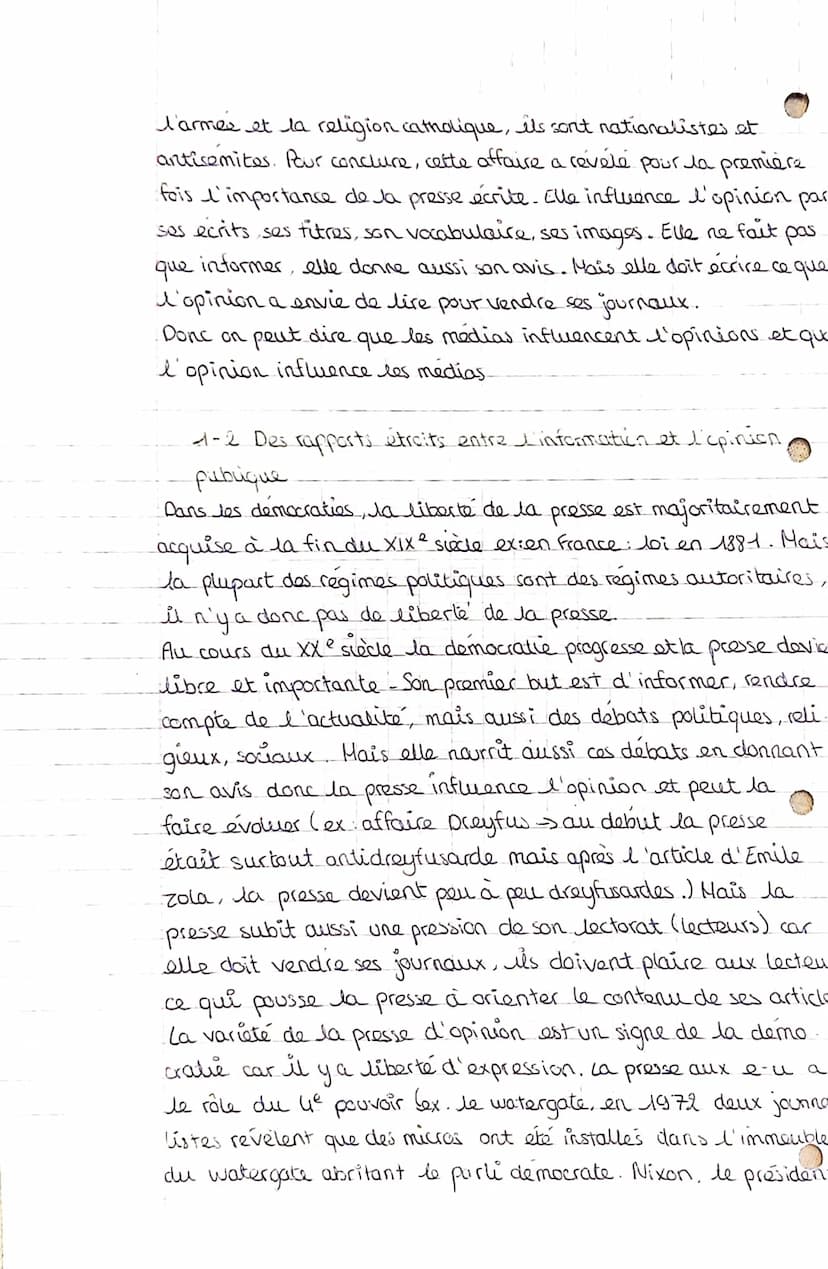 Chapitre 2: Liberté ou contrôle de l'information ? Un debat
politique fondammental
Introduction activité 1
8
Depuis le XIXe siècle, des médi