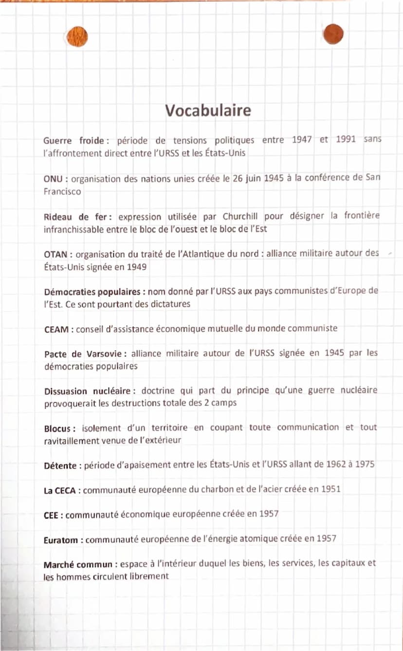 Histoire
1
La guerre froide
(1947-1991)
Après la 2ème G.M, l'Europe est fragile et les alliés décident de créer l'ONU pour installer une
pai