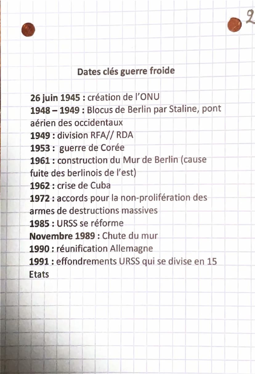Histoire
1
La guerre froide
(1947-1991)
Après la 2ème G.M, l'Europe est fragile et les alliés décident de créer l'ONU pour installer une
pai