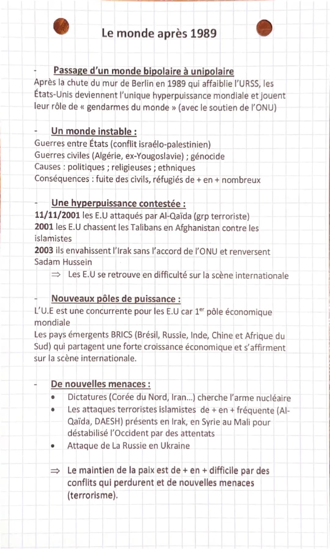 Histoire
1
La guerre froide
(1947-1991)
Après la 2ème G.M, l'Europe est fragile et les alliés décident de créer l'ONU pour installer une
pai