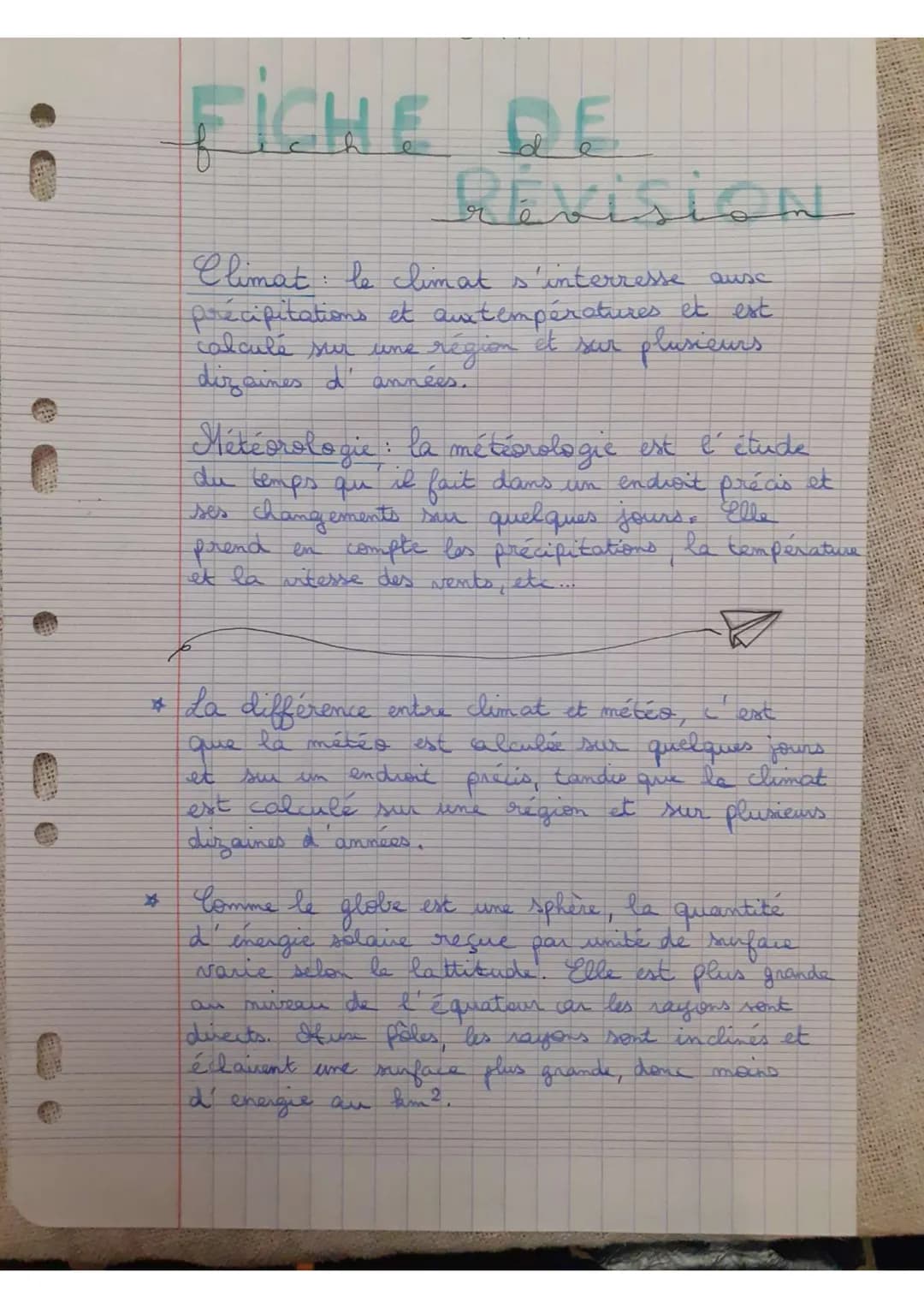 8
FICHE DE
REVISION-
Climat: le climat s'interresse ause
précipitations et auxtempératures et est
calculé sur une
région et sur plusieurs
di