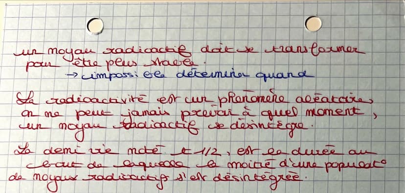 C Chapitre 2
a La Radicactivité"
4) Transformations nucléaires
is Le fission
C'est une reaction nucléaire provoquée au
cours de laquelle un 