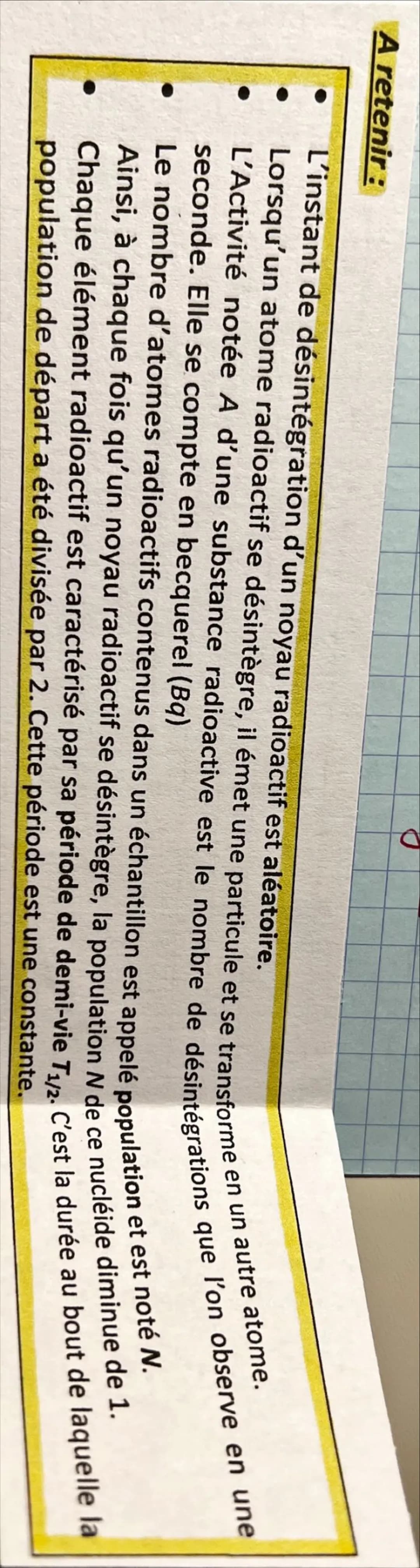 C Chapitre 2
a La Radicactivité"
4) Transformations nucléaires
is Le fission
C'est une reaction nucléaire provoquée au
cours de laquelle un 