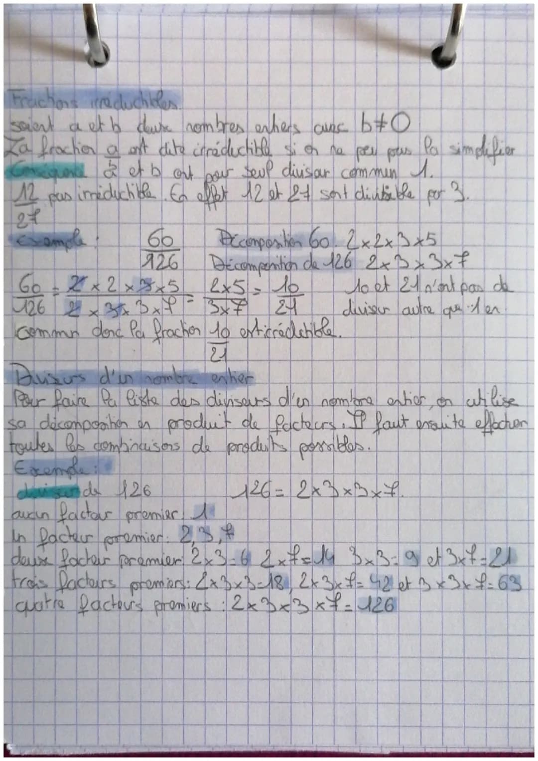 Diffinitors. Mulhda Duser Dasible
on peut alaser as termes Porsqu'in
nombre est à produit résultat de la
multiplication) de deurs nombres en