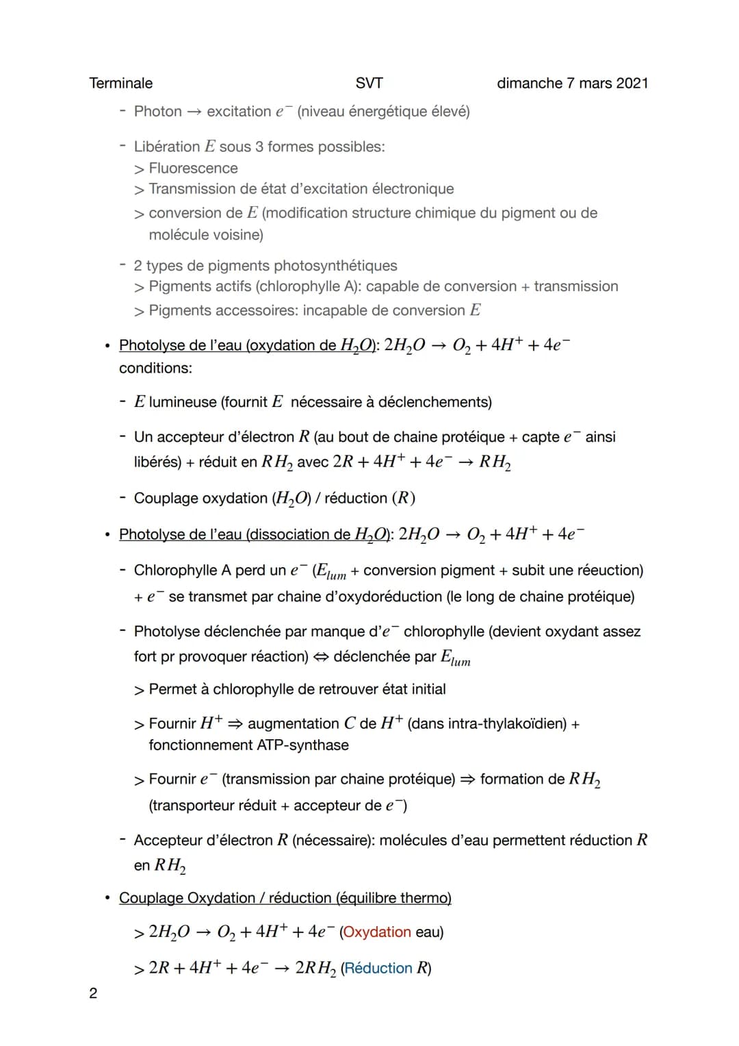 
<p>La photosynthèse est un processus vital pour les plantes, comprenant deux phases distinctes : la phase claire et la phase sombre. Nous a