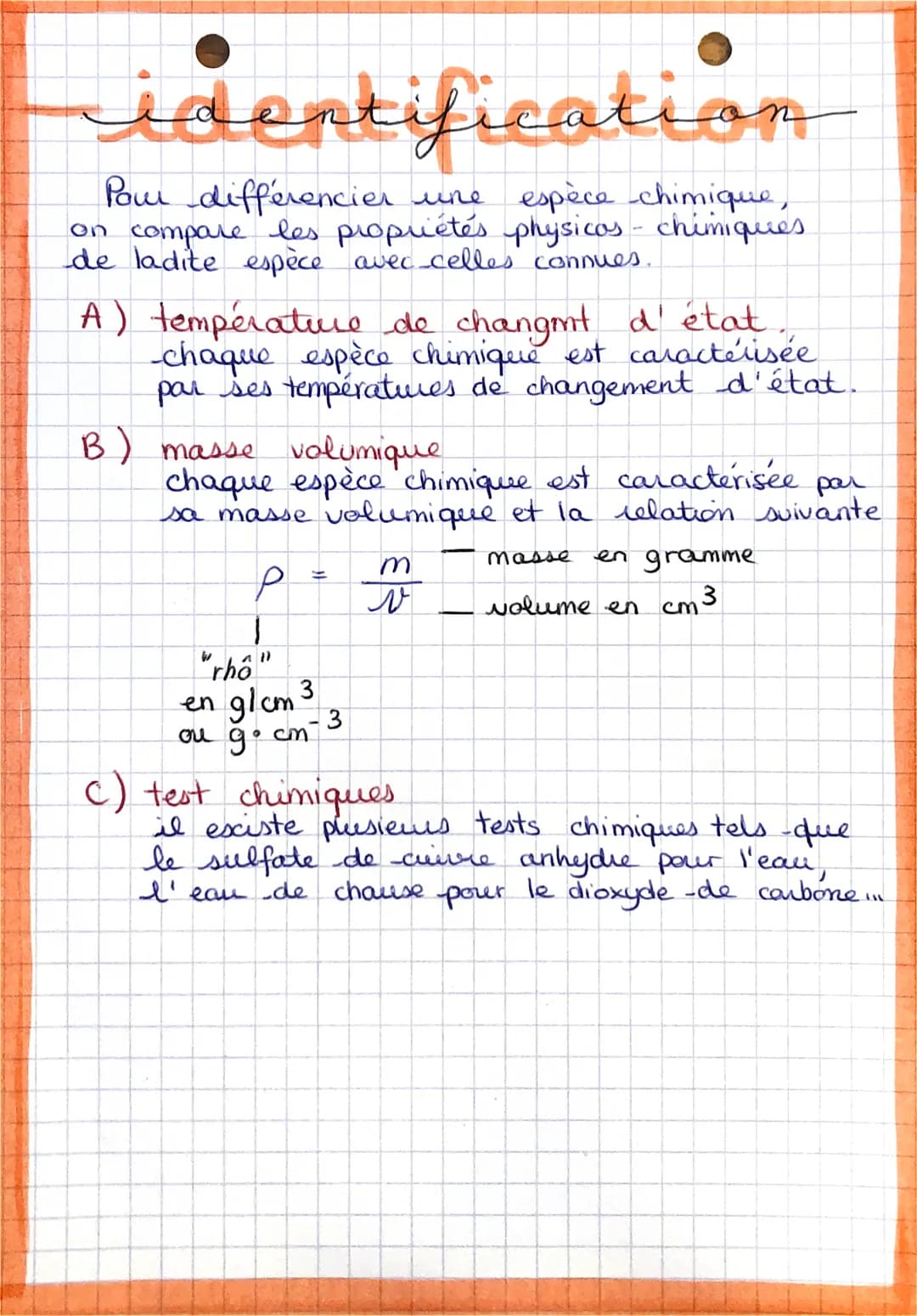 13
●
la matière
qui nous entoure
QU'EST CE QUE LA MATIÈRE ?
ce sont des objets constitués de substances physique avec
laquelle on interagit,