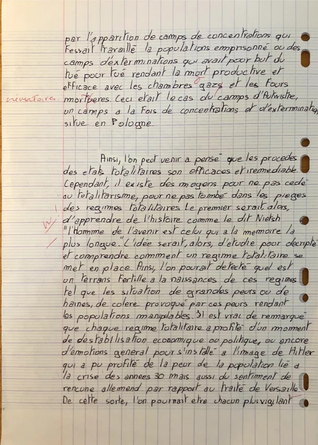 Fanny "Composition sur les
leroux
TG7
totalitaires.
tis bar havail (harms tres per
I attragrahe)
a
I awas fall & cute to not: de propagande
