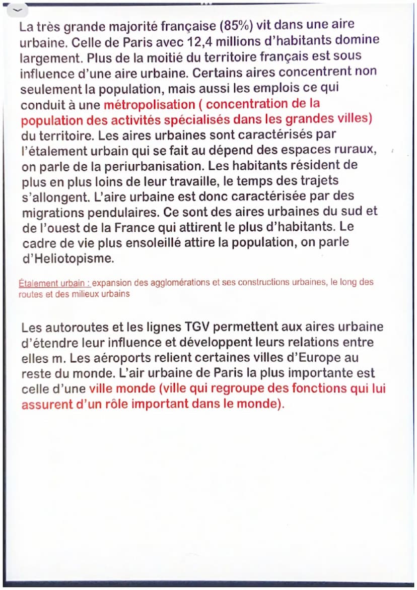 Chapitre 2 : les aires urbaines dans la France
mondialisés
Nante s'étend sous la forme de lotissement pavillonnaire de
centre commerciaux, o