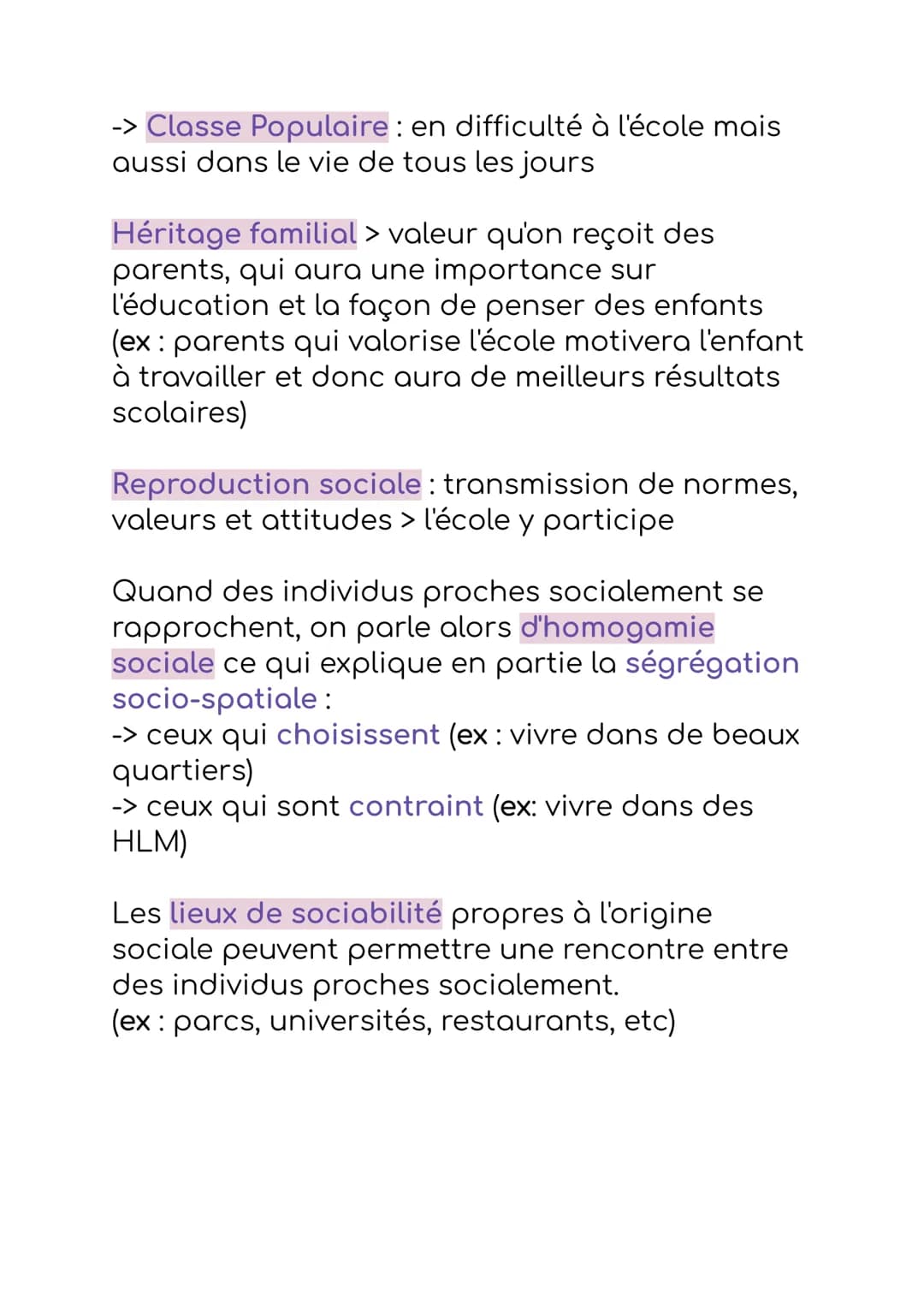 Comment la socialisation contribue-t-elle
à expliquer les différences de
comportements des individus?
Socialisation : processus qui permet a