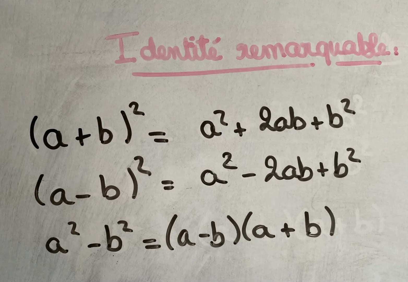 Identité remarquable.
(a+b) ² = a² + 2ab+b²
(a-b)² = a ² - 2ab +6²
a²_b² = (a+b)(a + b)