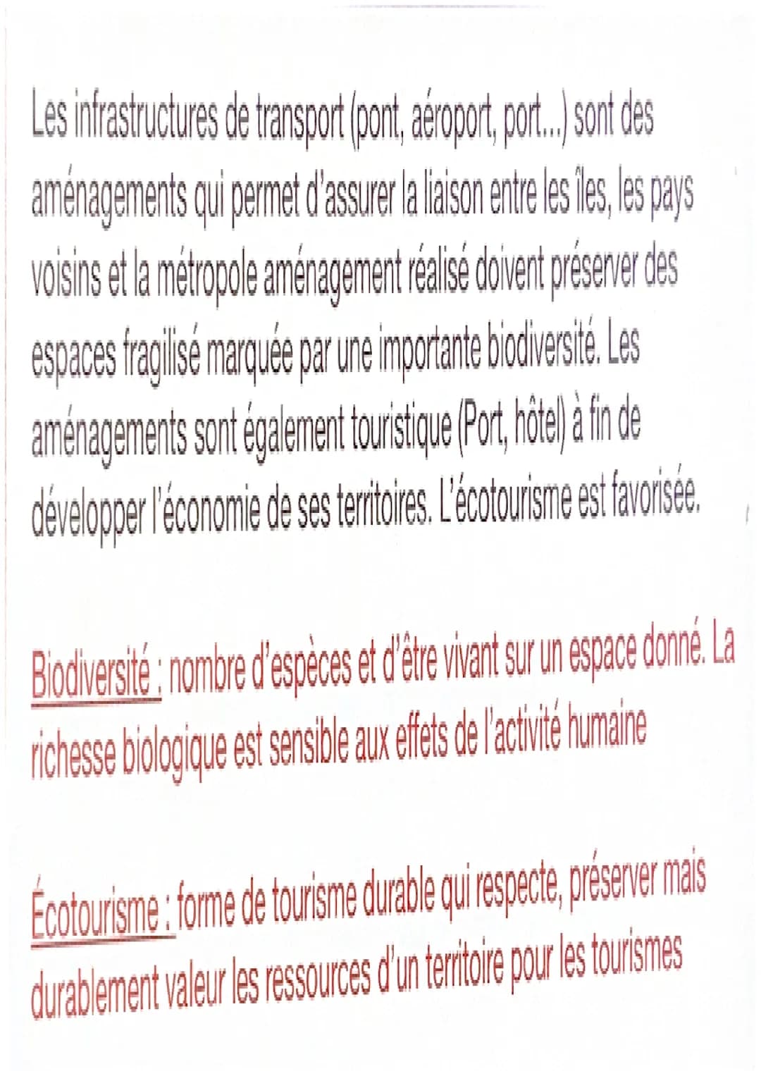 Nombreux territoires soumis à des risques
naturels : volcan, cyclone, tsunami, séisme...
intérêt stratégique car ils permettent à la
France 