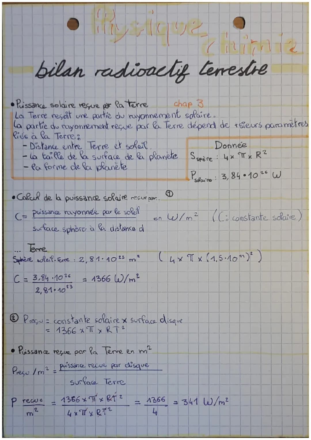 Comment on calcule la puissance solaire reçue par la Terre ?