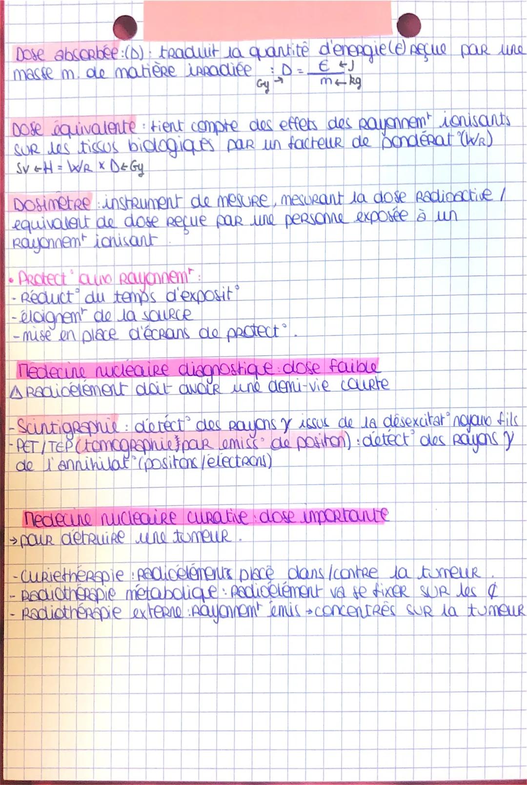# LA RADIOACTIVITÉ

Radioactivité: phénomène physique naturel au cours duquel des
noyaus atomiquer instables se desintegrent en dégageant de