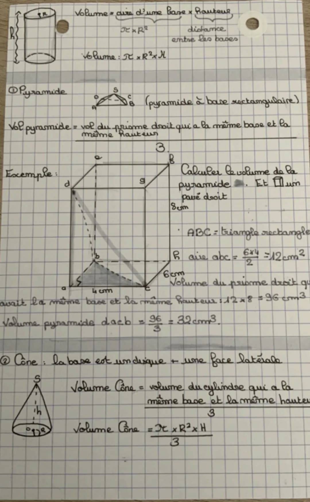 B
Pyramide
Exemple:
Volume cure d'une base x hauteur
d
ܝܣܫܢܘ
Th
0928
JEAR
Volume: TxR² x M
S
(pyramide à base rectangulaire)
Vol pyramide = 