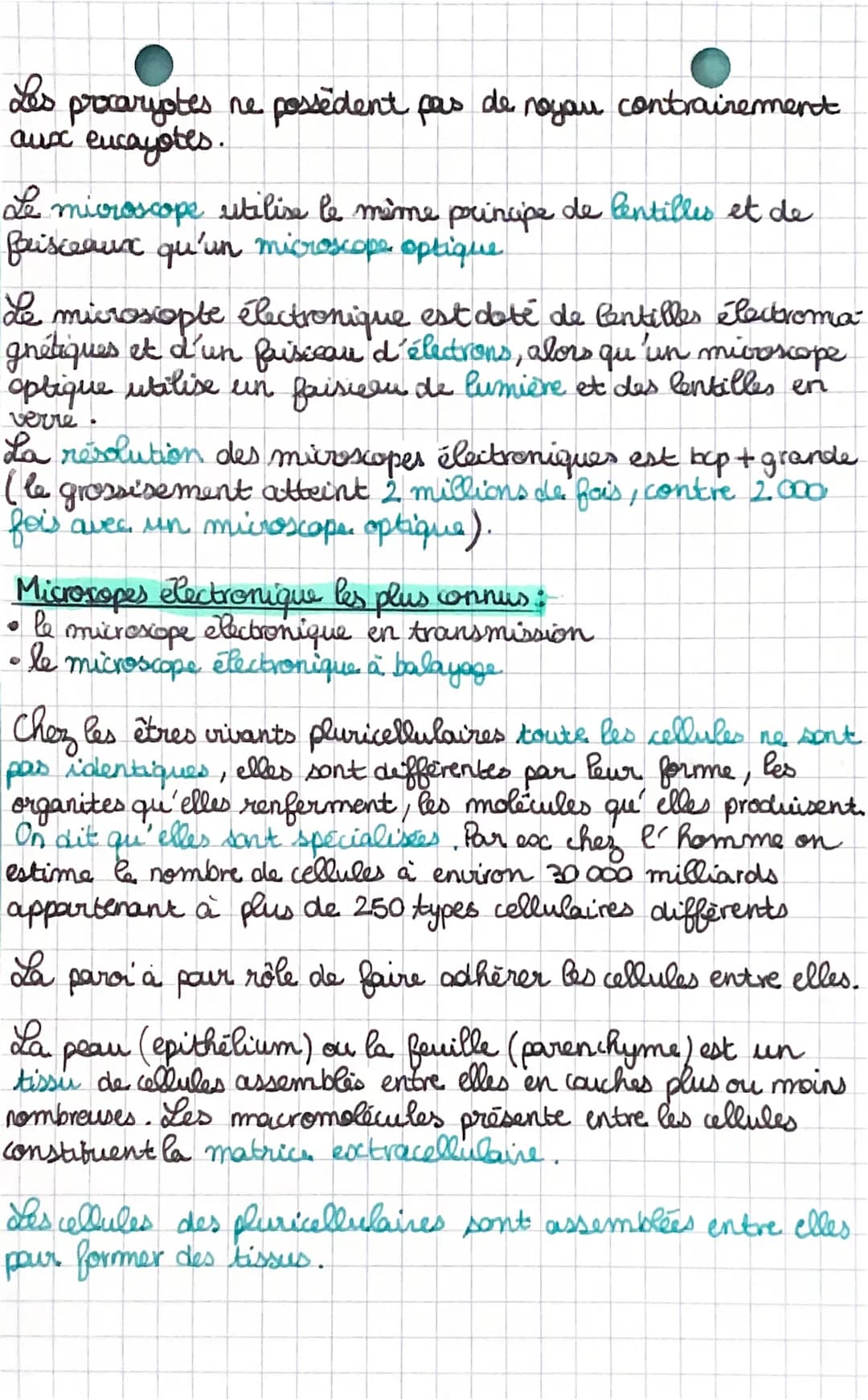 suts
'ORGANISME PLURICELLULAIRE, ENSEMBLE DE CELLULES SPECIALE
Tout les êtres riants réalisent des fonctions vitales: se
développer, percevo