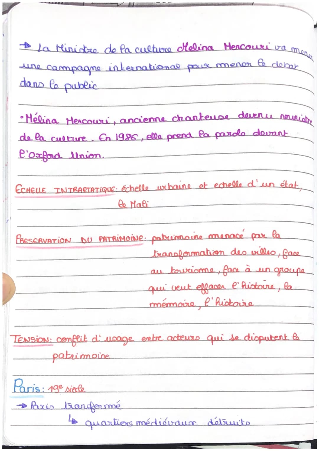 Theme 4: Identifier, protéger et valoriser le
patrimoine : Enjeu géopolitique
Introduction3
PRESERVER: mettre à l'abris, des objets de valeu