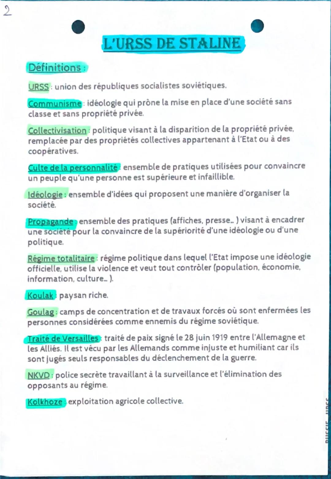2

L'URSS DE STALINE

Définitions:

URSS: union des républiques socialistes soviétiques.
Communisme: idéologie qui prône la mise en place d'