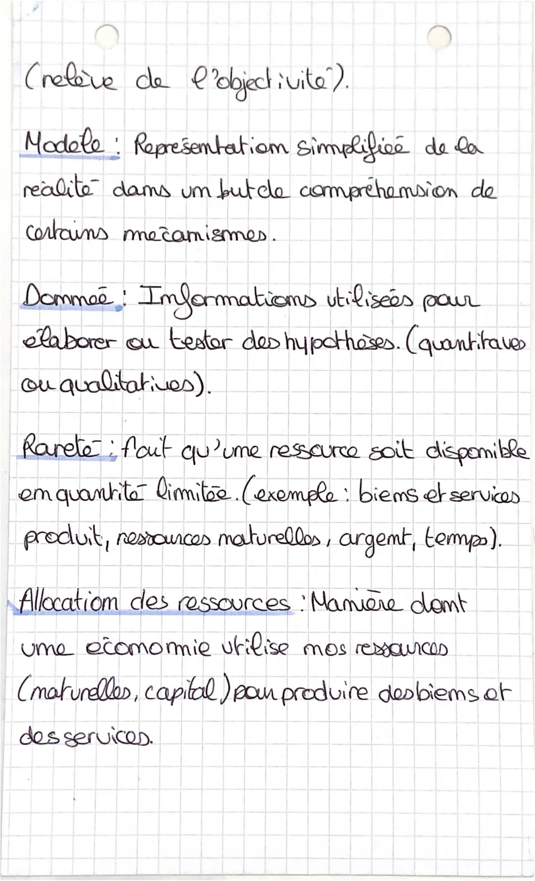 Définitions:
- Science économique : Science sociale qui
étudie les decisions individuel et collectives
de production, de repartition et d'ut
