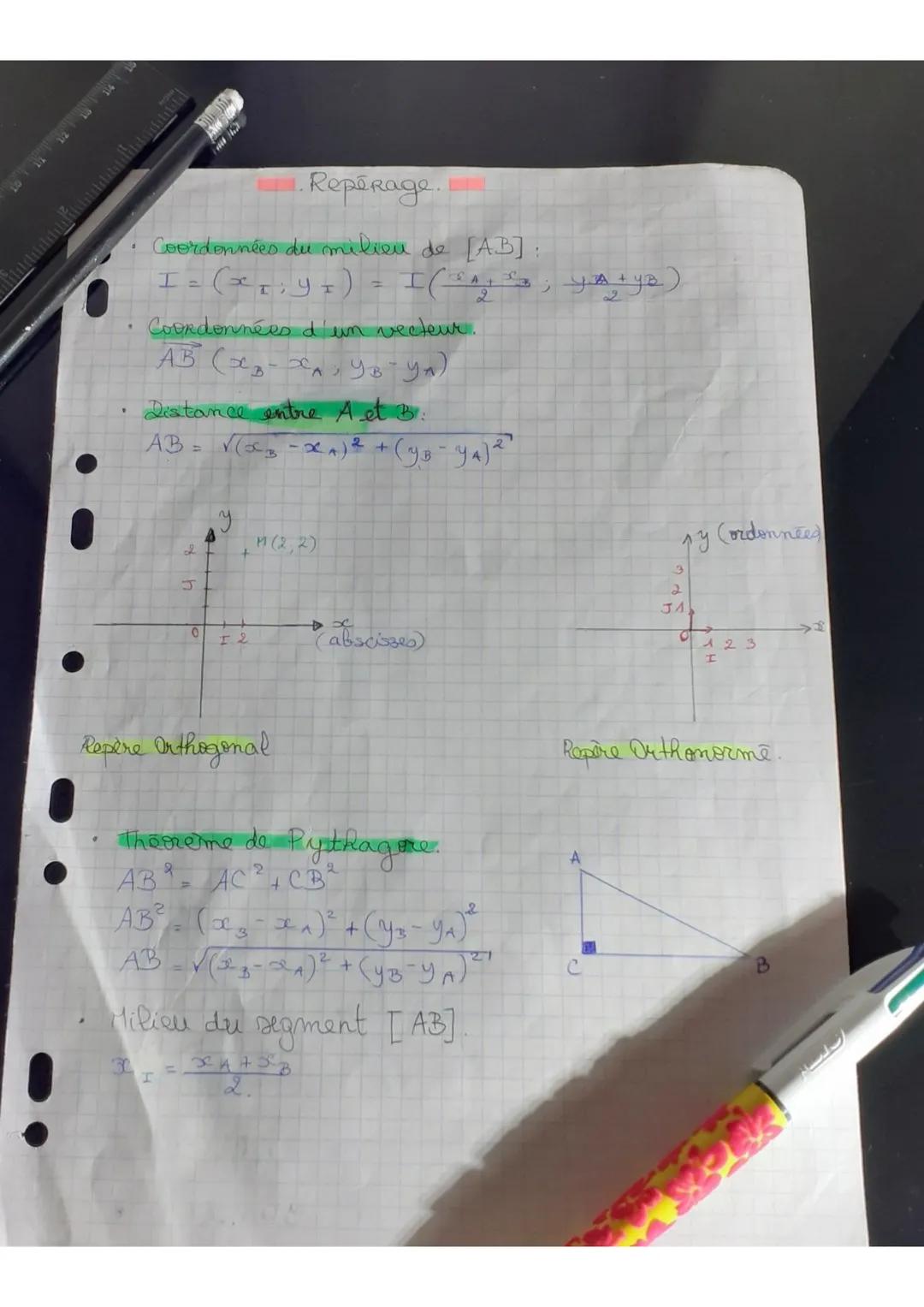 # Repérage.

• Coordonnées du milieu de [AB]:
$I = (x_I; y_I) = I(\frac{x_A + x_B}{2}; \frac{y_A + y_B}{2})$

• Coordonnées d'un vecteur.
$A