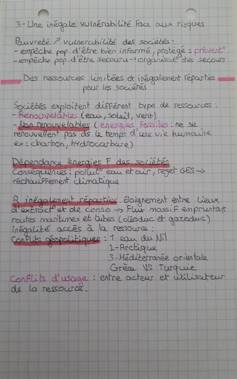 RISQUES ET pat 1
GESTION DES RESSOU-
RCES DANS LE MONDE
Ressources naturelles: element de la nature exploités
pour leur activités
Contrainte