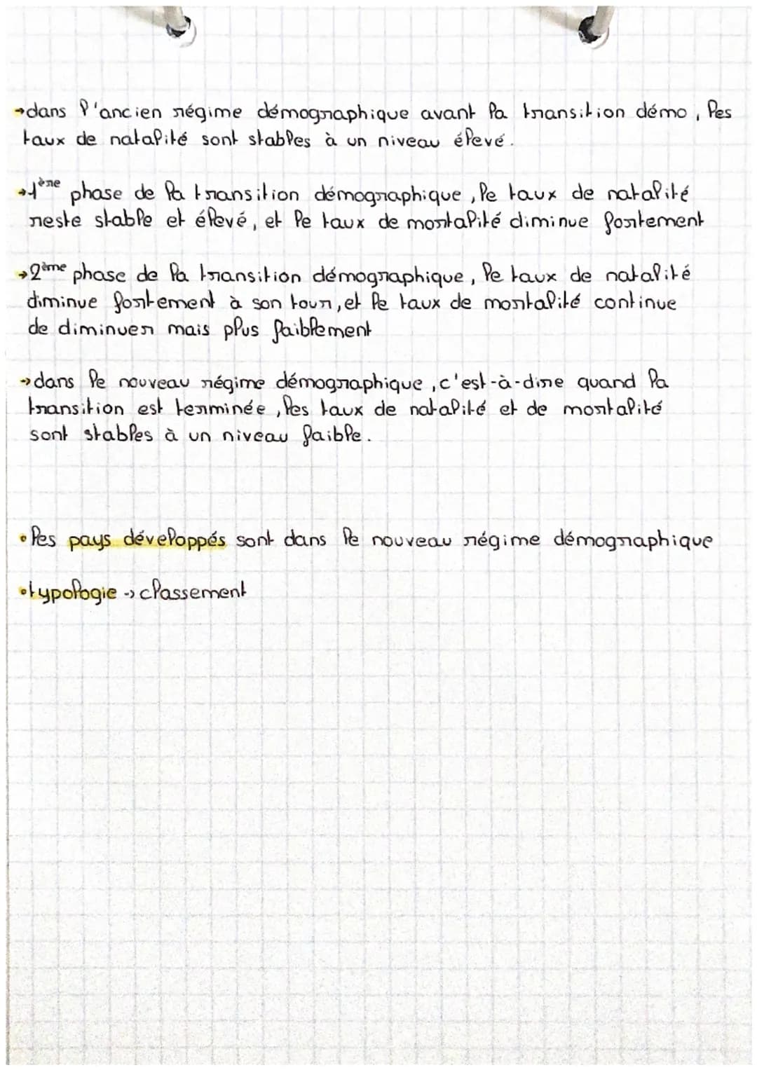 Histoire !
P'évolution de la population mondiale est manqué par un rapport
entre le taux de natalité et de mortalité
↳taux différents selon 