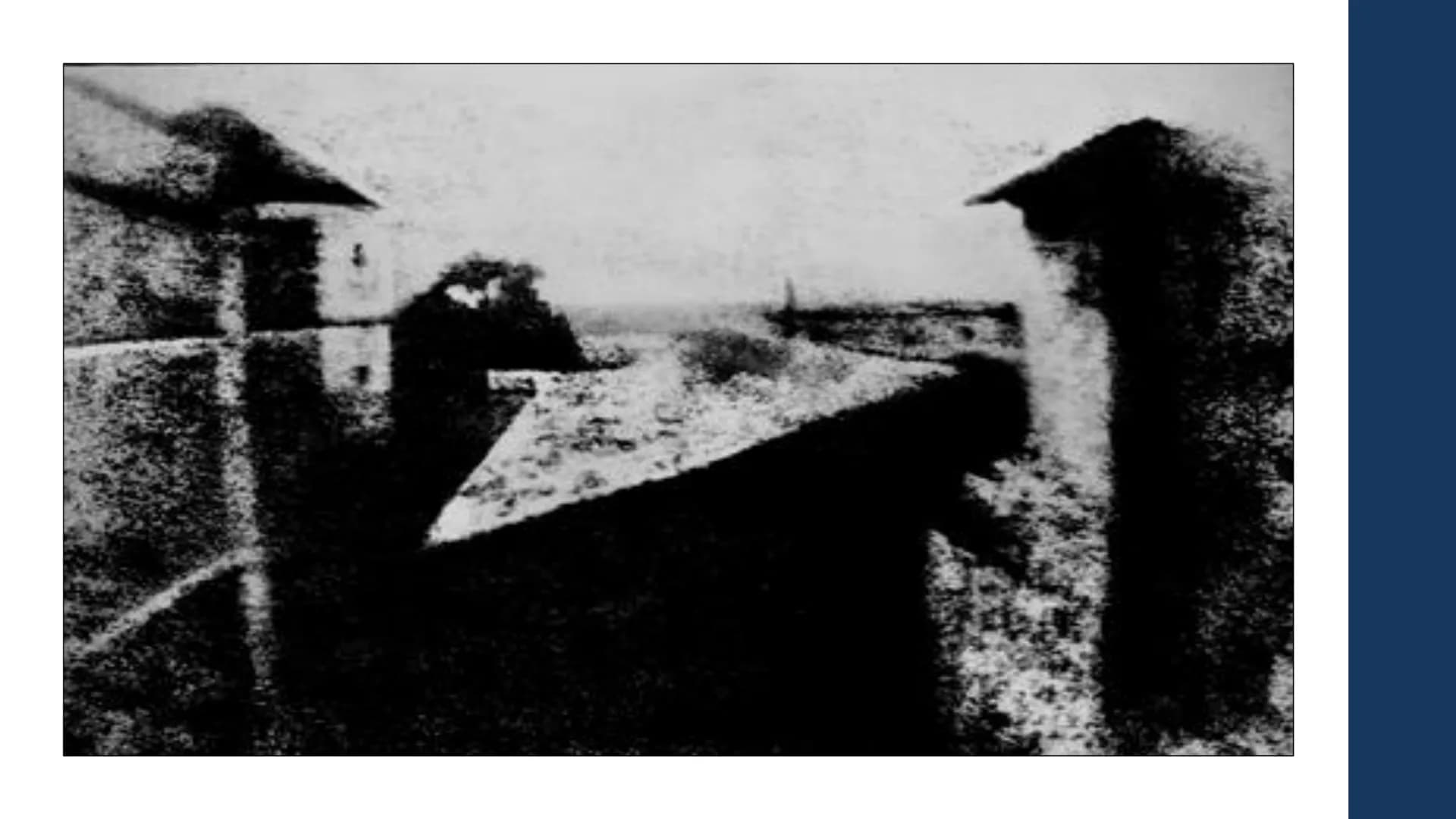 L'histoire de la
photographie et
l’image numérique
Exposé de Hélène et Clara, 2nde 1 Sommaire
1. Histoire de la photographie
2. Faire une bo