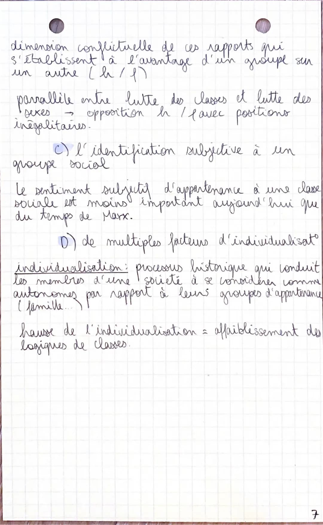 SES
COMMENT EST STRUCTURÉE LA SOCIETE FRANÇAISE
ACTUELLE 1
dossier 1- quels sont les facteurs qui structurent
et hierarchisent l'espace soci