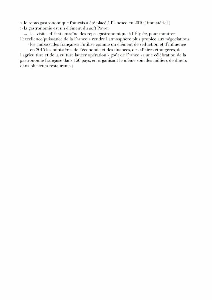 HGGSP
LE PATRIMOINE
INTRO
1➤ Notion de patrimoine
> le patrimoine présente des formes très diverses. On pourrait le définir comme
l'ensemble