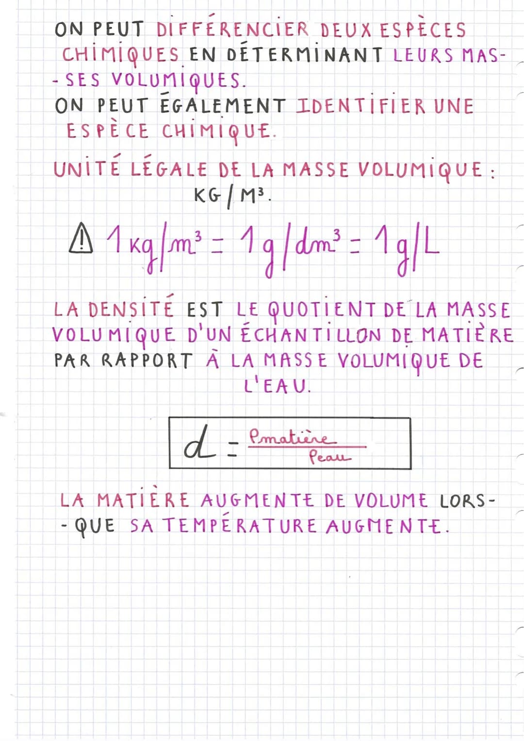 -(Masse volumique
LA MASSE D'UN CORPS
EST UNE GRANDEUR QUI REPRÉSENTE LA
QUANTITÉ DE MATIÈRE QUI LE COMPOSE.
LE VOLUME D'UN CORPS EST LA GRA