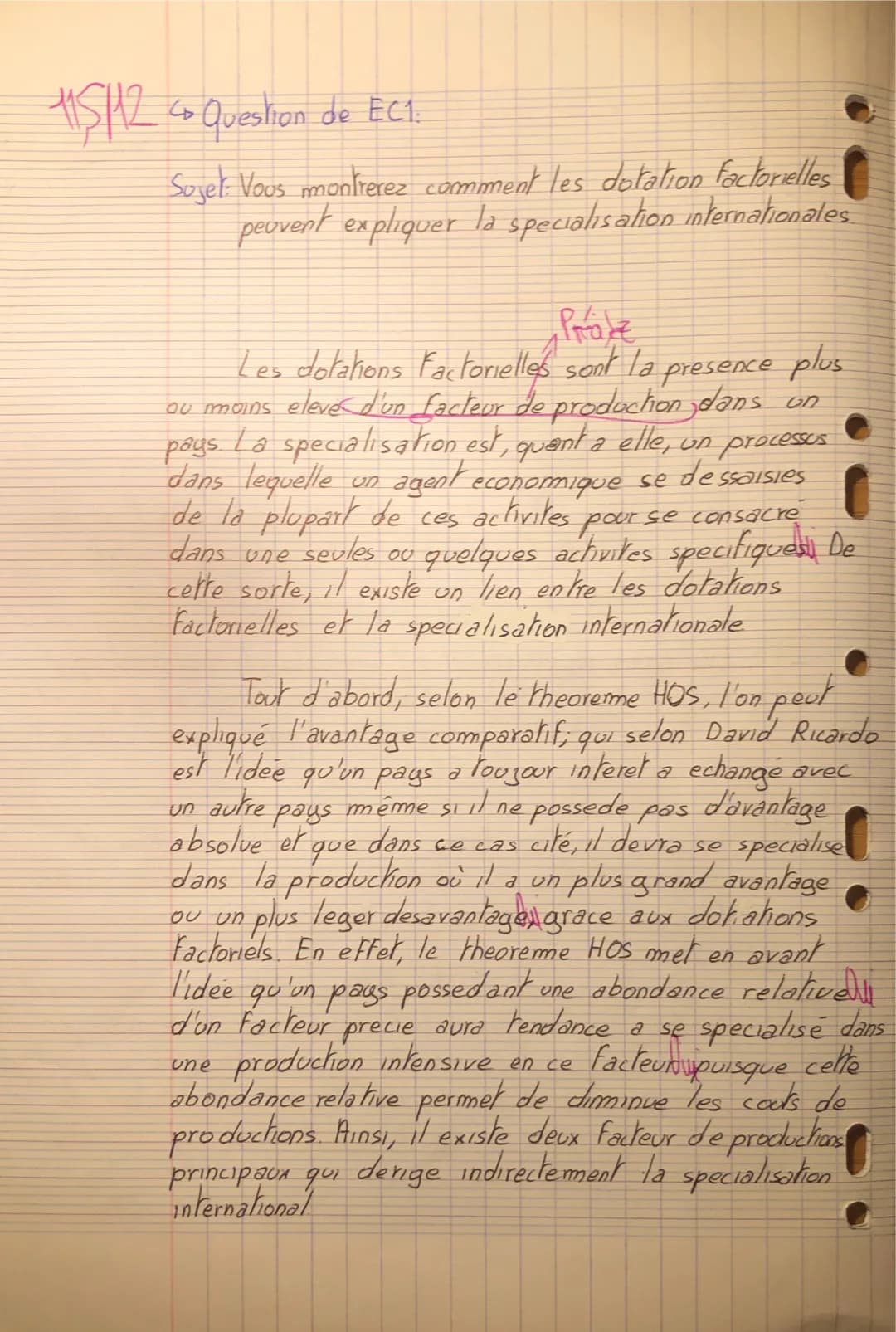 115/12 ↳ Question de EC1.
Soyer Vous montrerez comment les dotation factorielles
peuvent expliquer la specialisation internationales
Präz
on