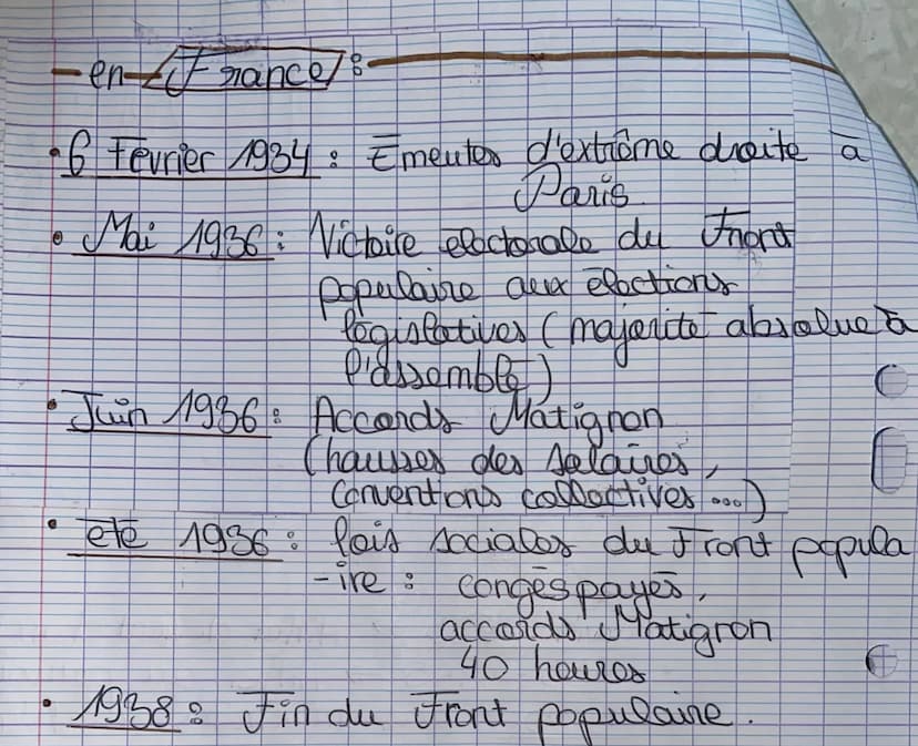 Experiences totalitaires et démocraties
fragilisées en turope dans les
ainnees
FICHE REVISIONS
HISTOIR
O
Dates:
∙en-
●
- Allemagne :
8
•Janv