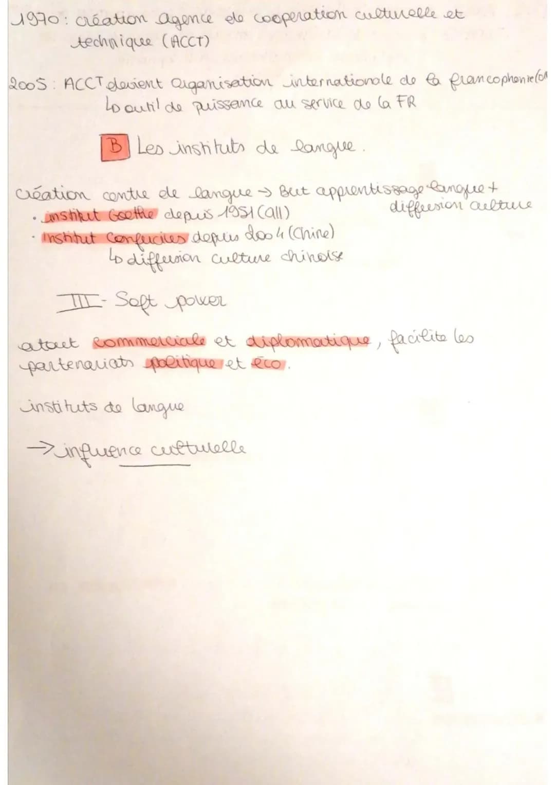 TH2 Axe 2: Formes indirectes de la puissance : une approche geopolitiq
Jalon 1: L'enjeu de la langue : anglais et français dans les
relation