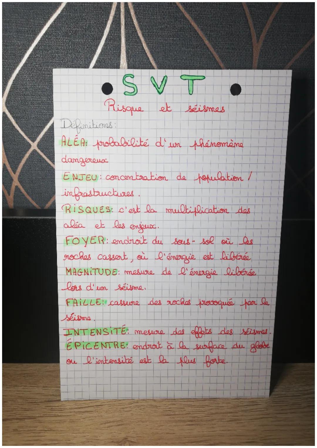 # SVT
Risque et séismes
Definitions:
ALÉA: probabilité d'un phénomène
dangereux
ENJEU: concentration de population/
infrastructures
RISQUES:
