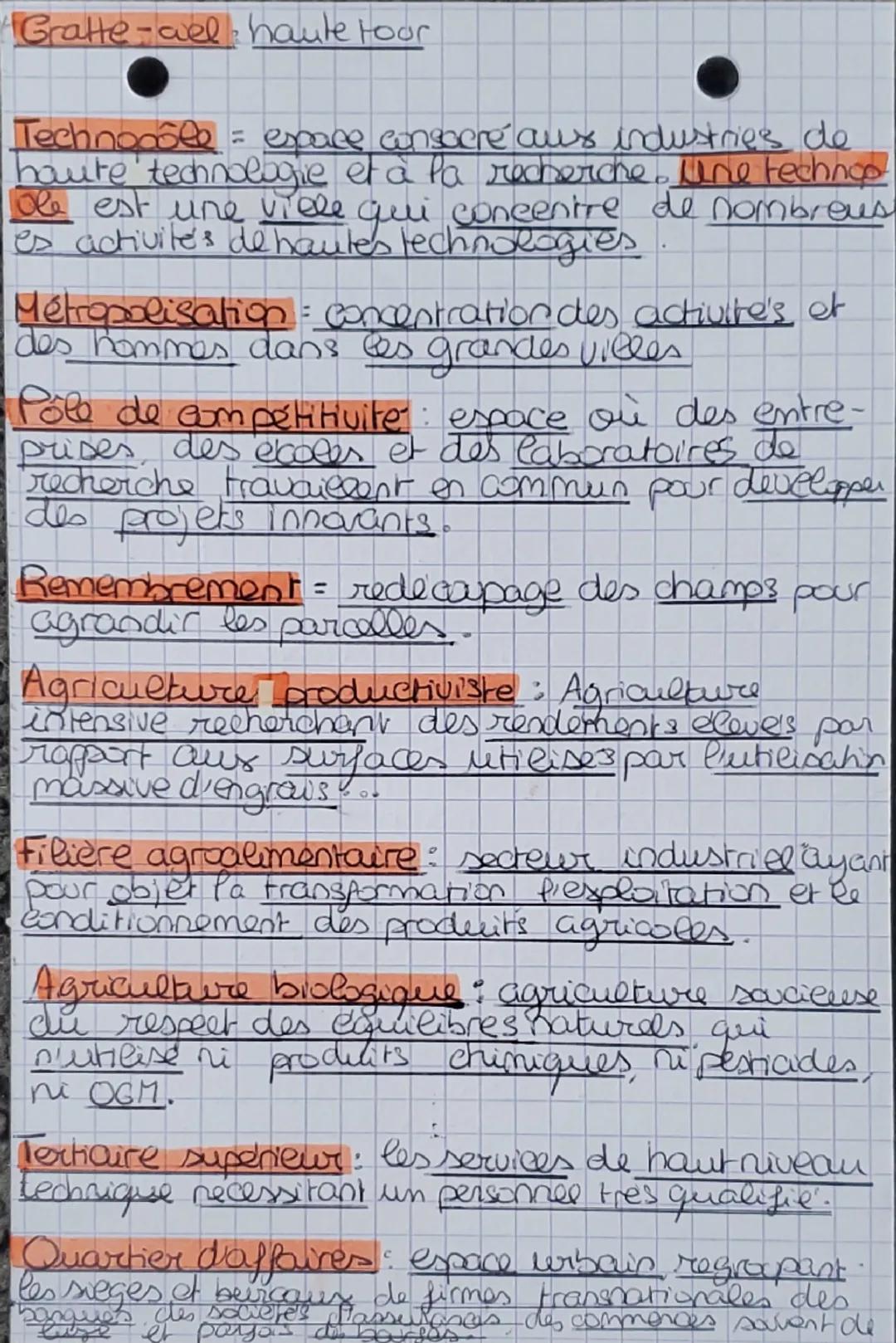 # Histoire

LES ESPACES PRODUCTIFS
ETLEURS EVOLUTIONS-

I-DEFINITIONS

Espace productip = espace aménagé et mis en
Valeur pour une activité 