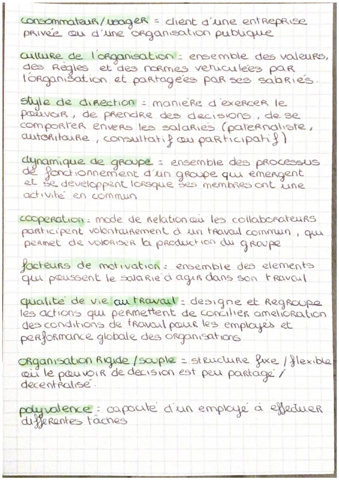 logistique gestion des flux physiques d'une
Organisation pour avoir le bon produit, au bon
moment au bon endroit.
4
gestion de la chaine log