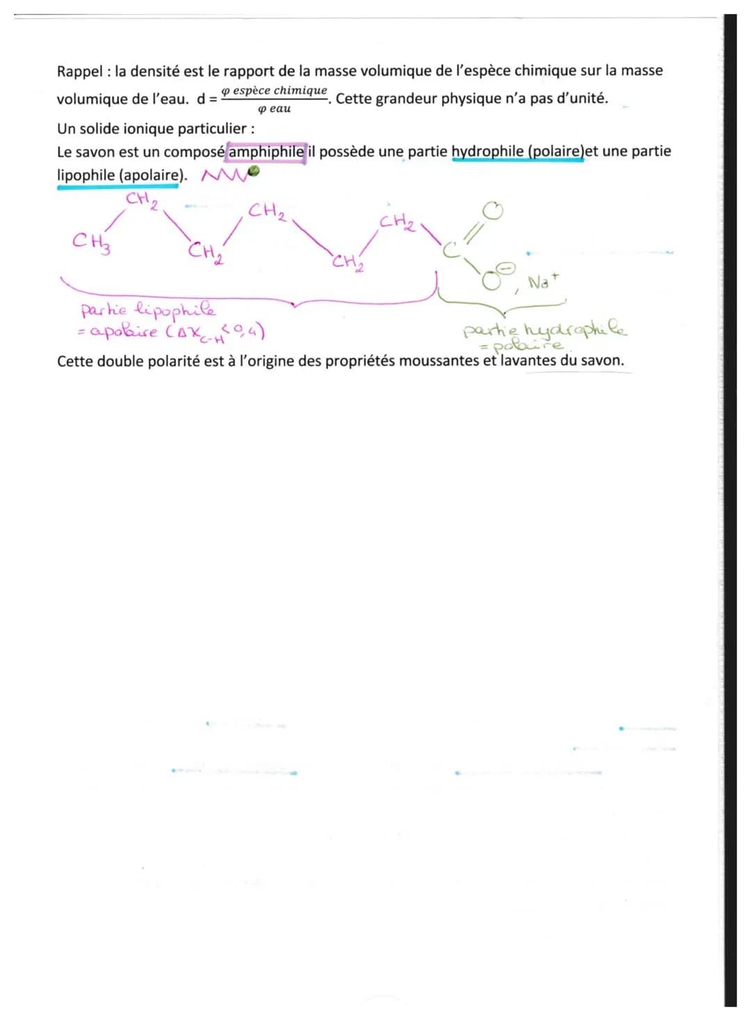 I. Cohésion de la matière.
Un solide ionique est un empilement régulier de cations et d'anions dont la cohésion est
assurée par l'interactio