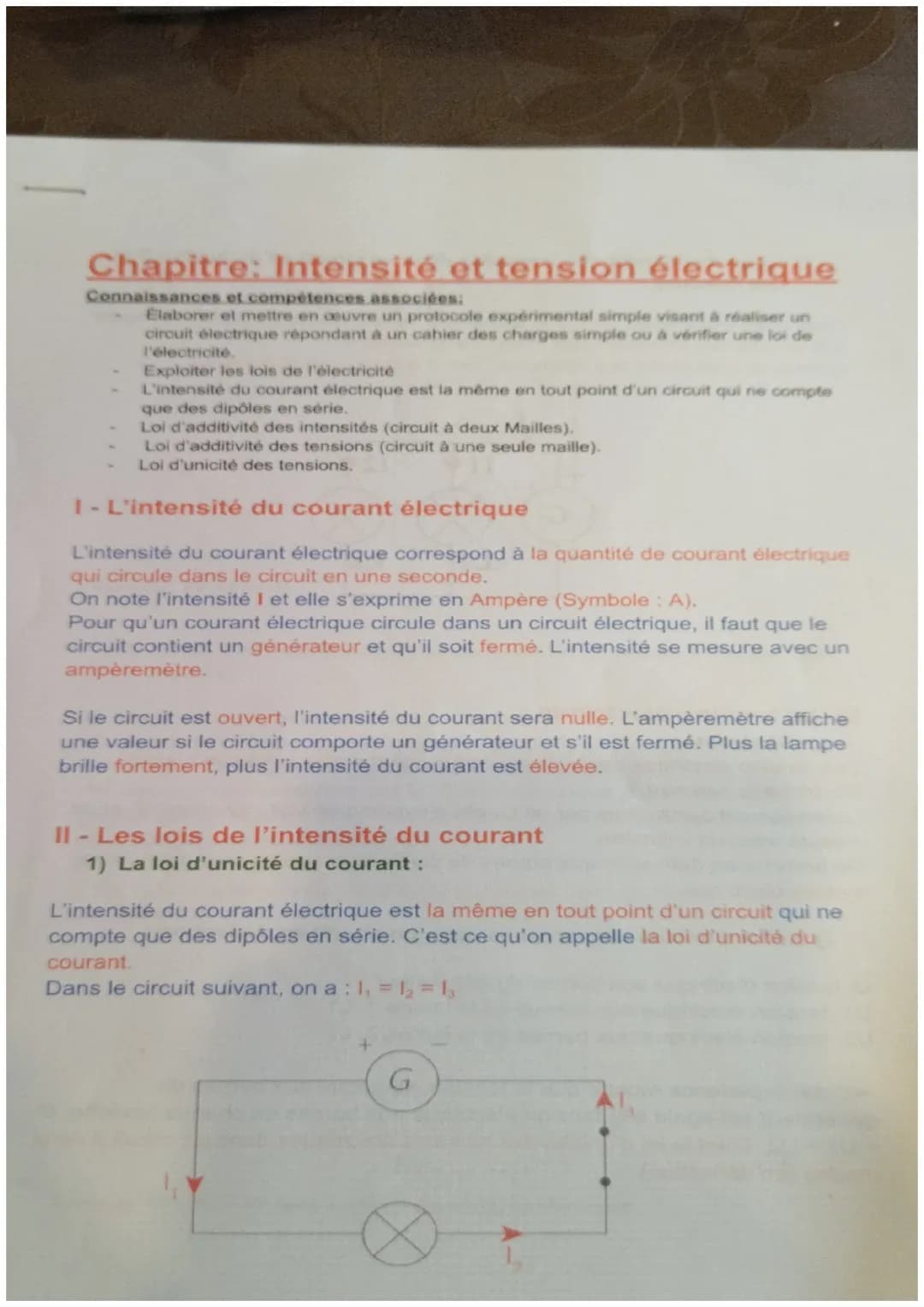 Chapitre: Intensité et tension électrique
Connaissances et compétences associées:
Élaborer et mettre en oeuvre un protocole expérimental sim