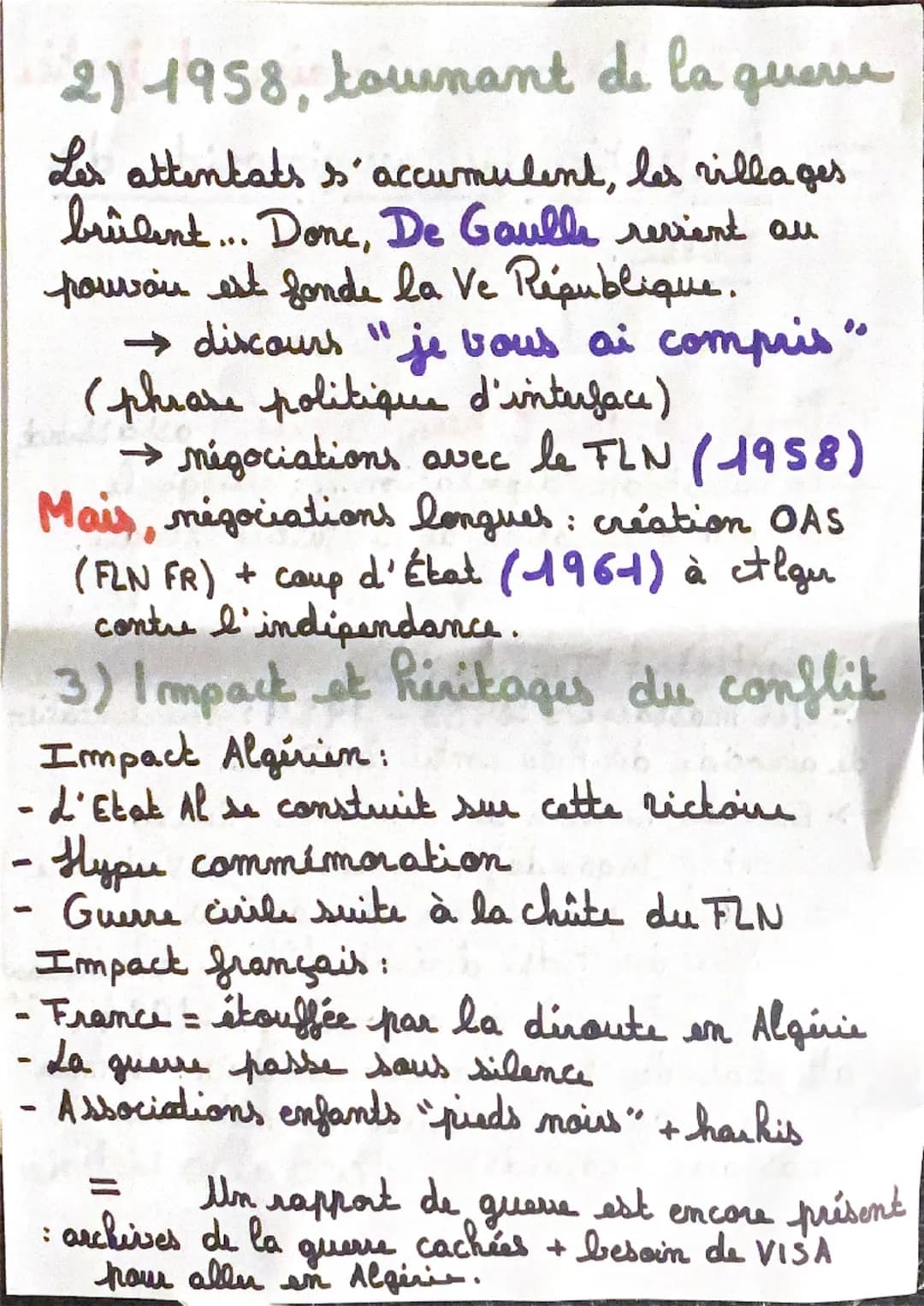 **
Histoire et mémoires
Introduction
I. difinitions
(def. histoire + mémoires)
I. l'historien
(def. historien, Huodote
d'Halicarnasse)
८
**

