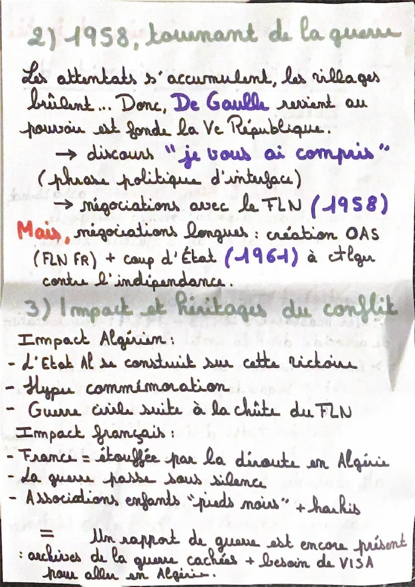 **
Histoire et mémoires
Introduction
I. difinitions
(def. histoire + mémoires)
I. l'historien
(def. historien, Huodote
d'Halicarnasse)
८
**
