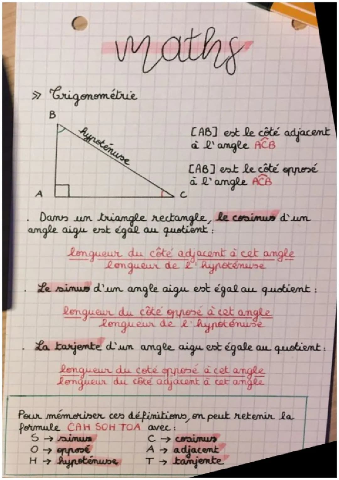 maths
» Grigonométrie
B
A
hypoténuse
[AB] est le côté adjacent
à l'angle ACB
[AB] est le côté opposé
à l'angle ACB
Dans un triangle rectangl