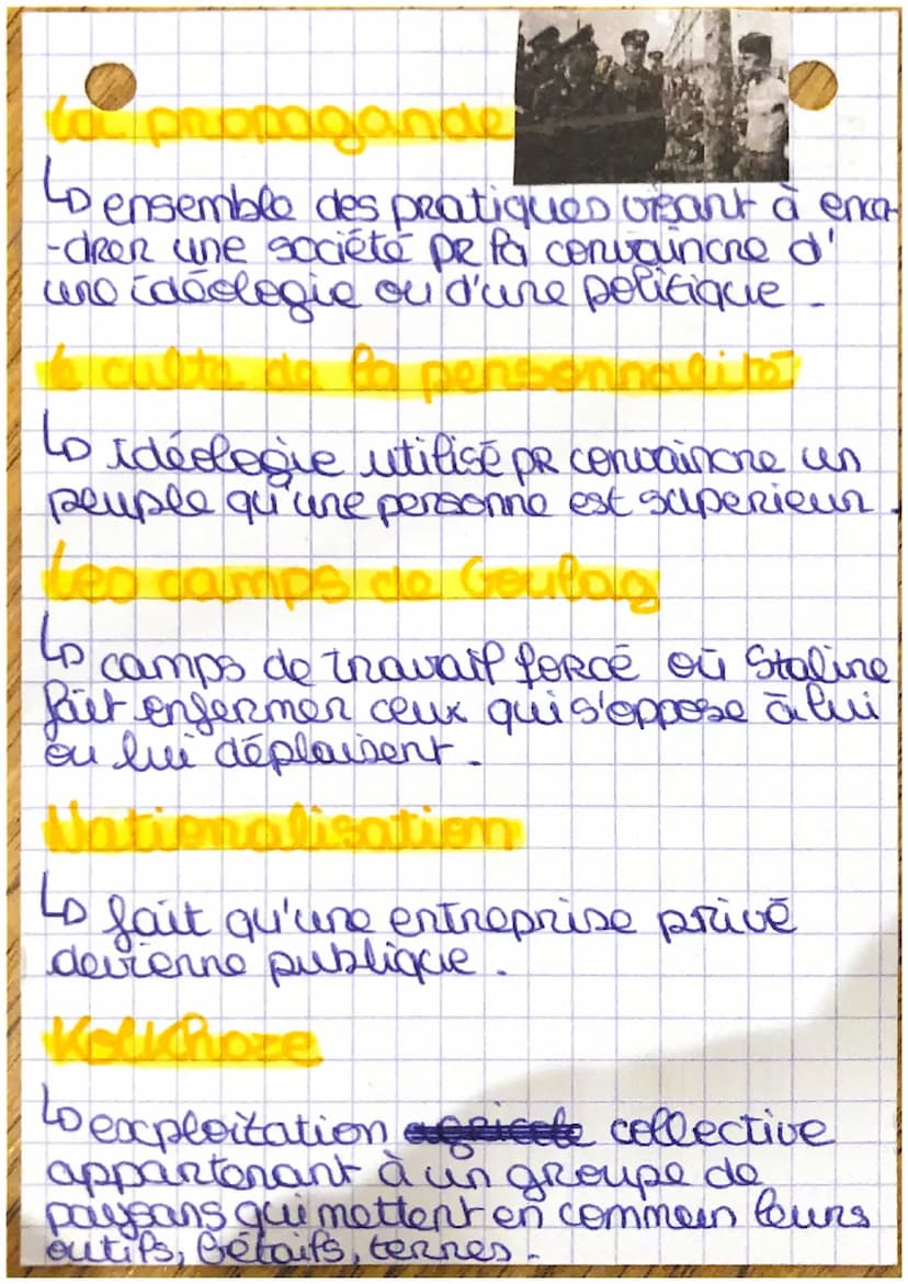 €
xperiences
totalitaires &
En Allemagne
Contexter
democratie
ARRIVER
au pouvoir
Politique
menée
o traité de Versailles
• crise économique
p
