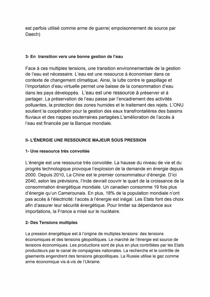 CHAPITRE II : DES RESSOURCES MAJEURS SOUS PRESSIONS,
TENSIONS ET GESTION
Introduction
Le développement des sociétés s'appuie sur l'exploitat